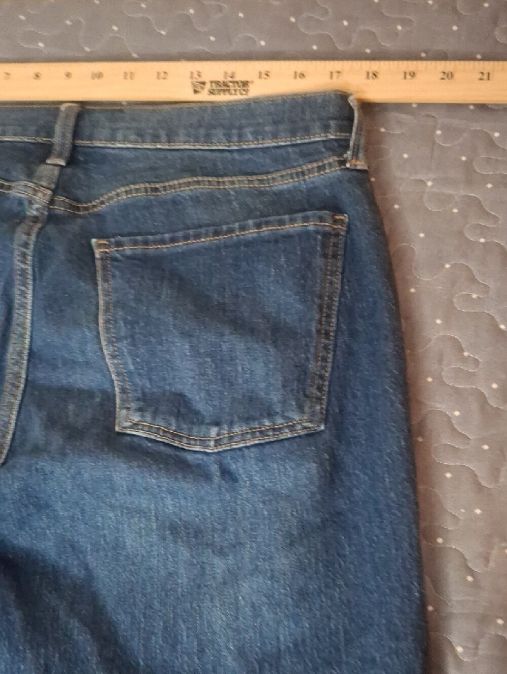 Old Navy Mid Rise WOW Boyfriend Jeans size 12 - Picture 6 of 7